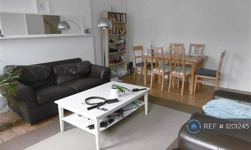 1 Bedroom Flat In Wa...