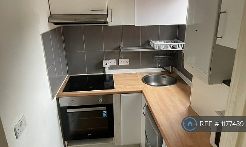 2 Bedroom Flat In Oa...