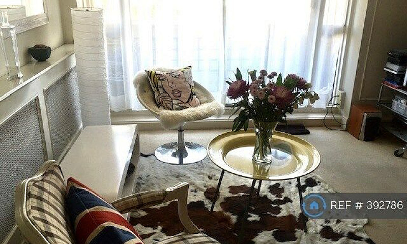 2 Bedroom Flat In Va...