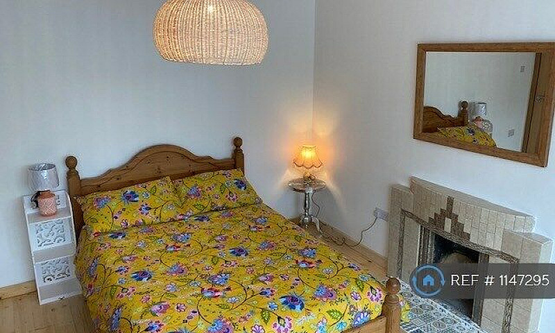 1 Bedroom In Newport...