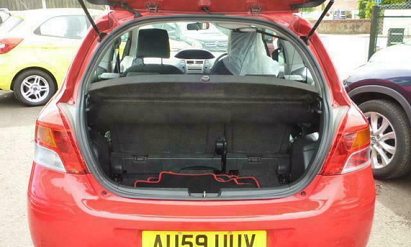 2009 Toyota Yaris 1....