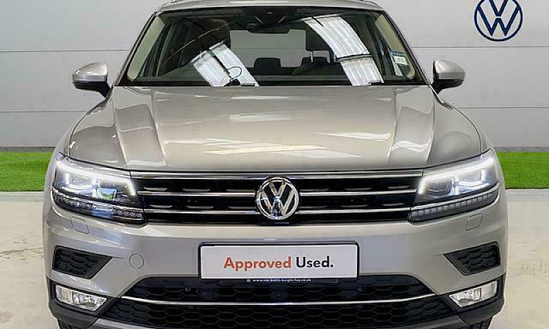 2016 Volkswagen Tigu...