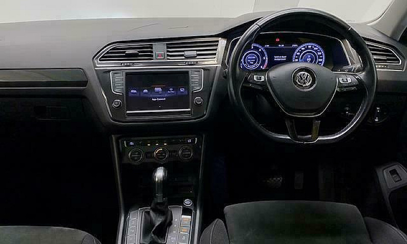 2016 Volkswagen Tigu...