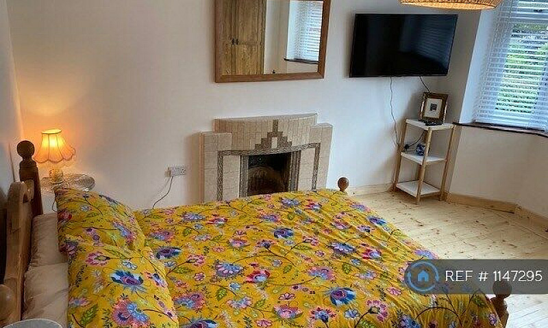 1 Bedroom In Newport...