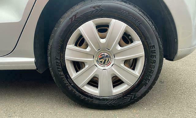 2011 Volkswagen Polo...