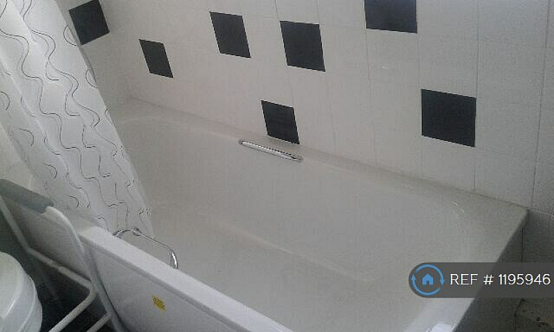 1 Bedroom Flat In Ca...