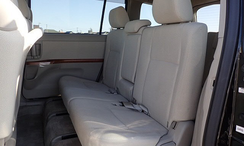 Toyota Isis 7 Seater...