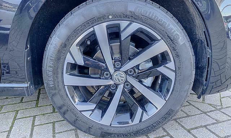 2021 Volkswagen Polo...