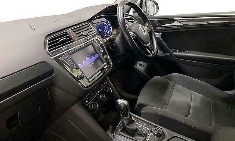 2016 Volkswagen Tigu...