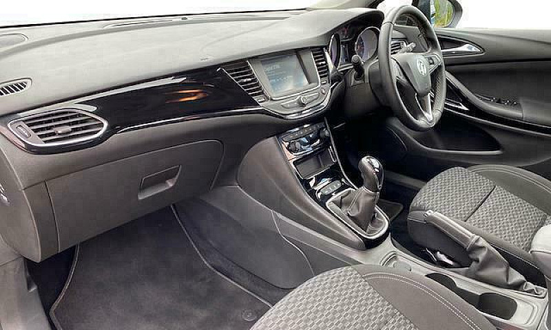 2018 Vauxhall Astra ...