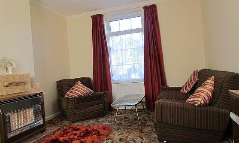 3 Bedroom Semi-Detac...