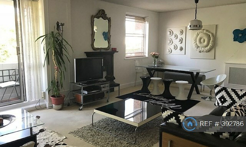 2 Bedroom Flat In Va...