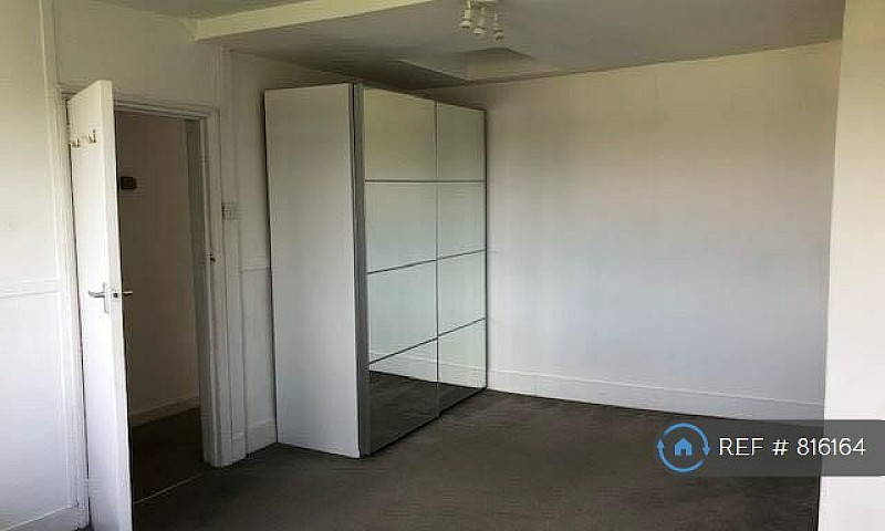 1 Bedroom Flat In Ca...