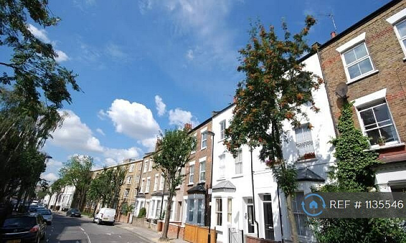 Studio Flat In Londo...