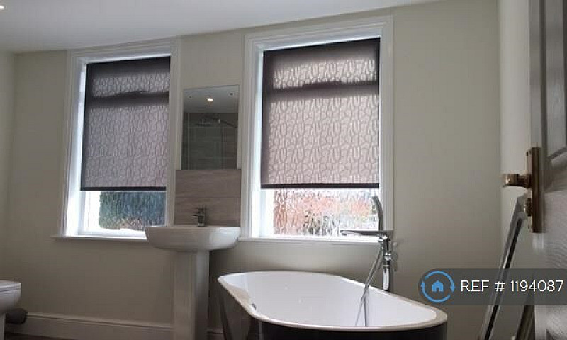 4 Bedroom House In S...