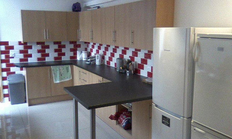 9 Bedroom Student Ho...