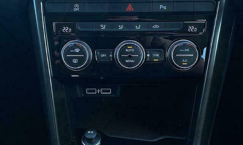 2019 Volkswagen T-Ro...