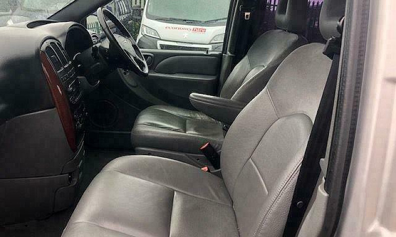2006 Chrysler Grand ...