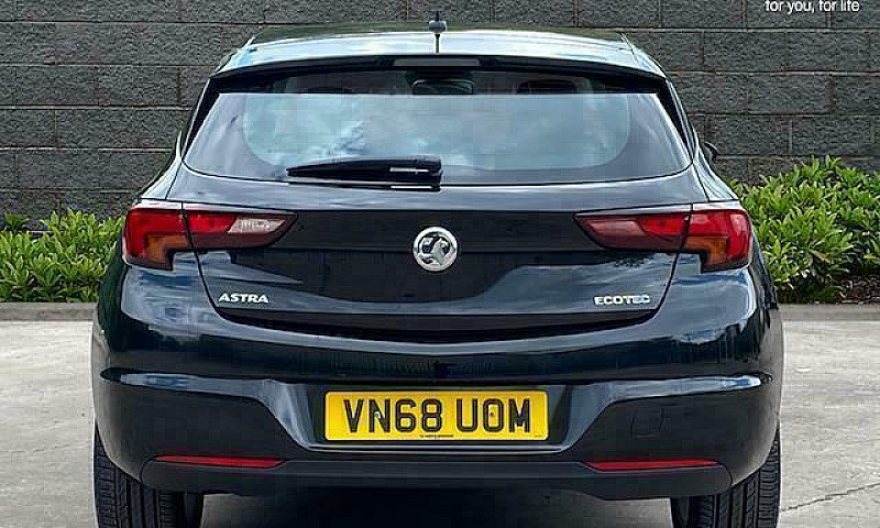 2018 Vauxhall Astra ...