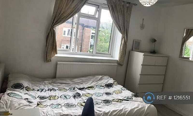 1 Bedroom In Acton V...