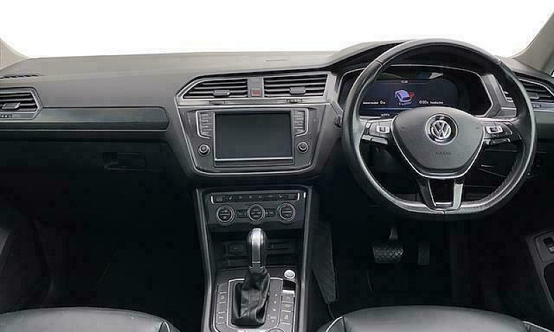 2016 Volkswagen Tigu...