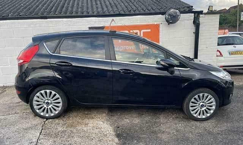 2009 Ford Fiesta Tit...