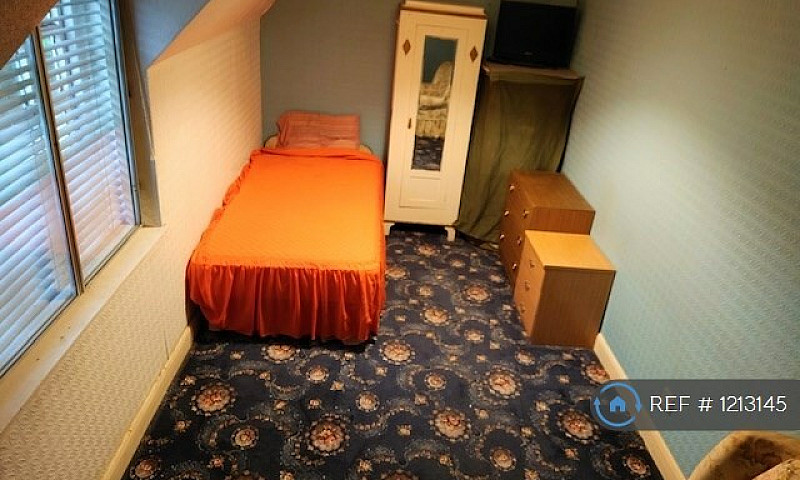 1 Bedroom In Langwit...
