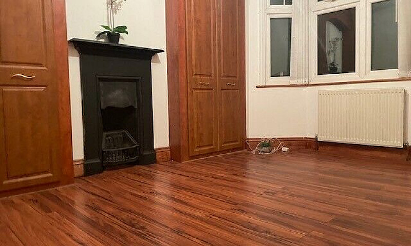 5 Bedrooms Property ...