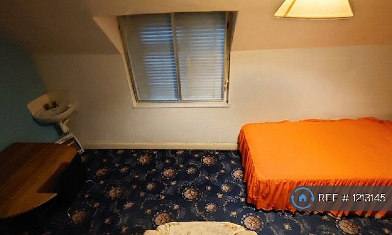 1 Bedroom In Langwit...