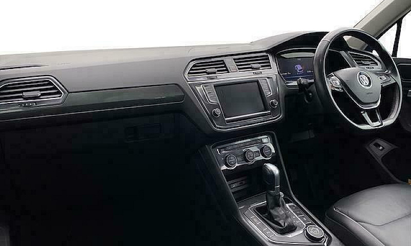 2016 Volkswagen Tigu...