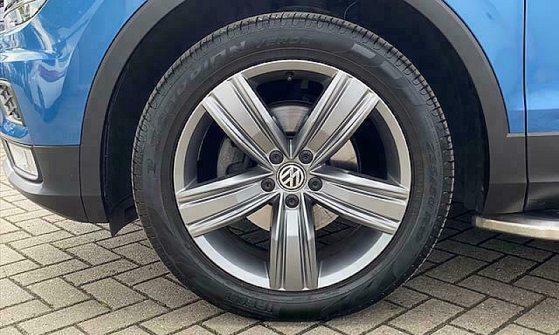 2016 Volkswagen Tigu...