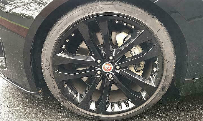 2019 Jaguar F-Type P...