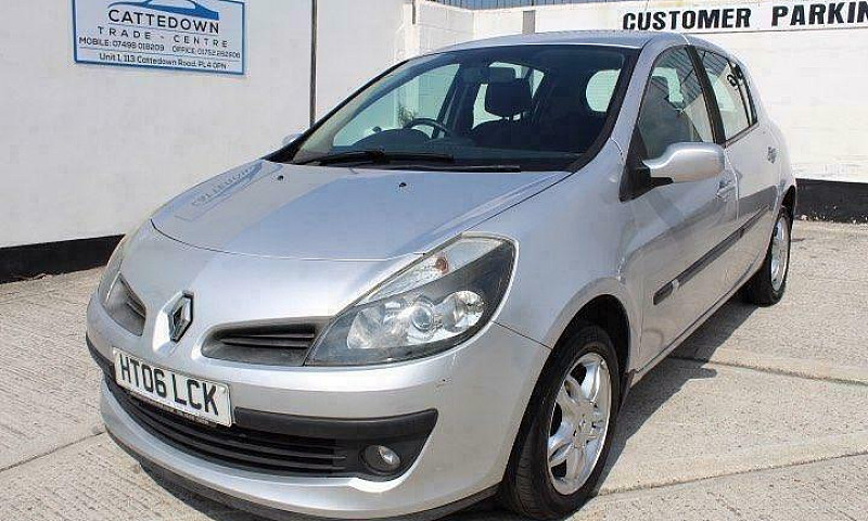 2006 Renault Clio 1....