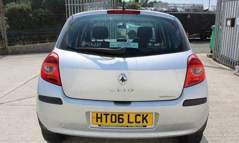 2006 Renault Clio 1....