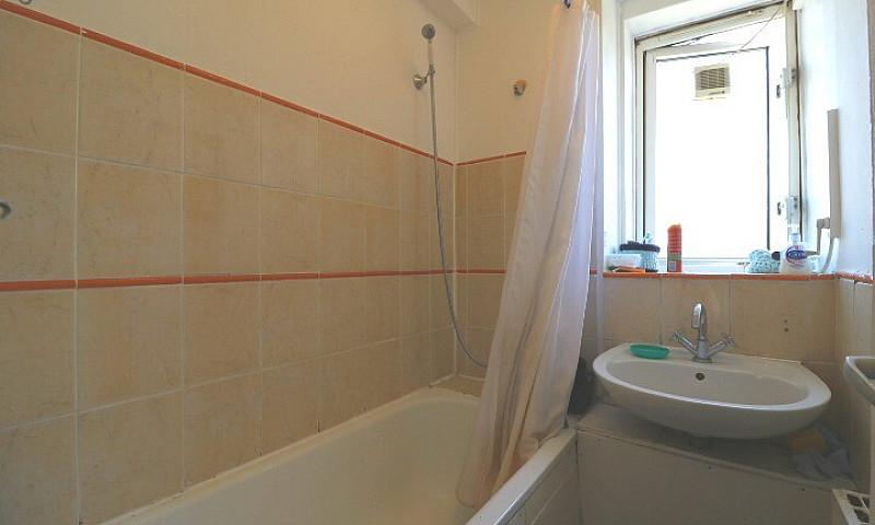 Three Bedroom Apartm...
