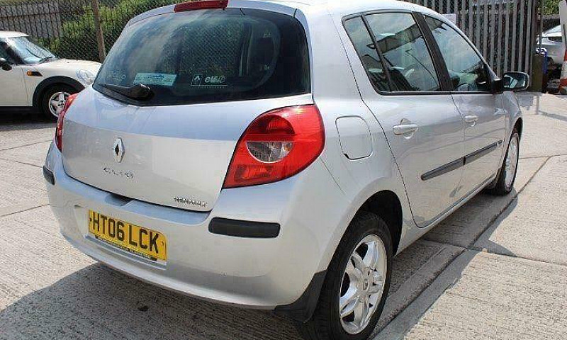 2006 Renault Clio 1....