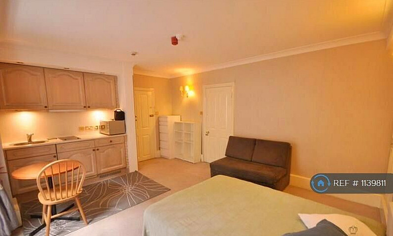 Studio Flat In Glouc...