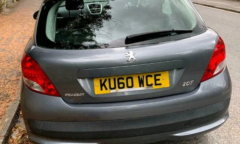 Peugeot 207 1.4 Petr...