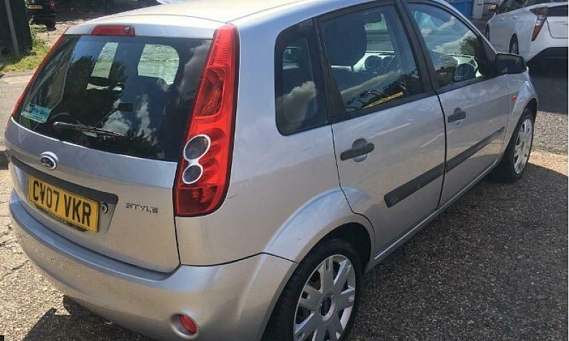 Ford Fiesta Style Cl...