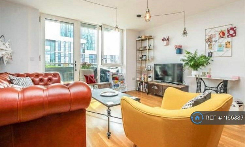 2 Bedroom Flat In Ro...