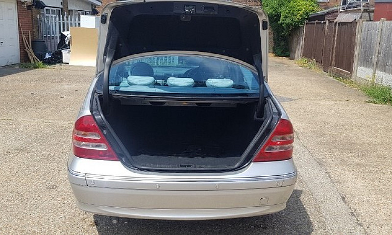 2004 Mercedes Benz C...