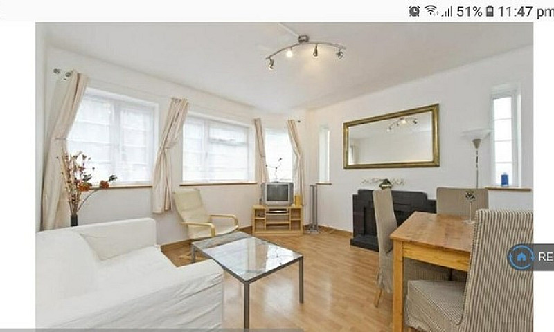 2 Bedroom Flat In Cr...
