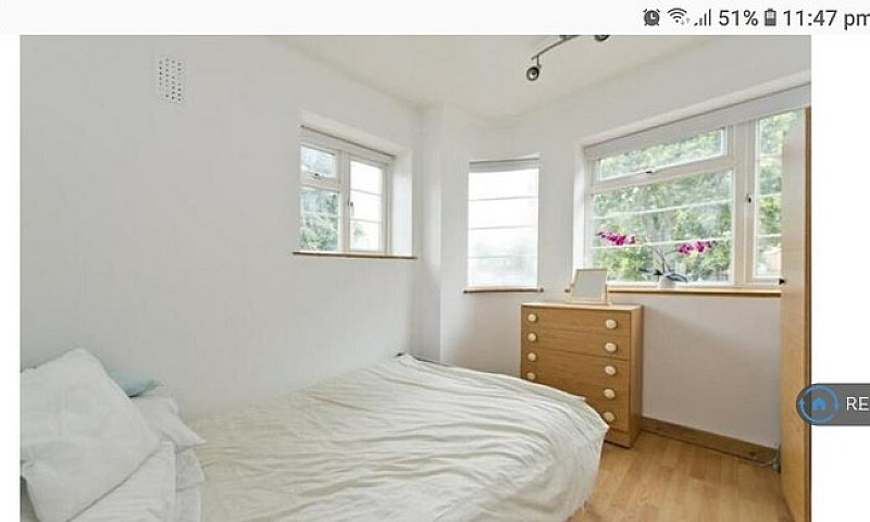 2 Bedroom Flat In Cr...