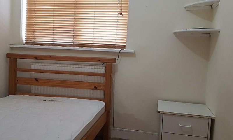 Studio Flat With A D...