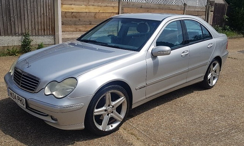 2004 Mercedes Benz C...