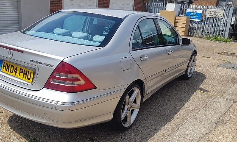 2004 Mercedes Benz C...
