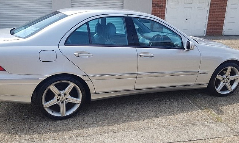 2004 Mercedes Benz C...