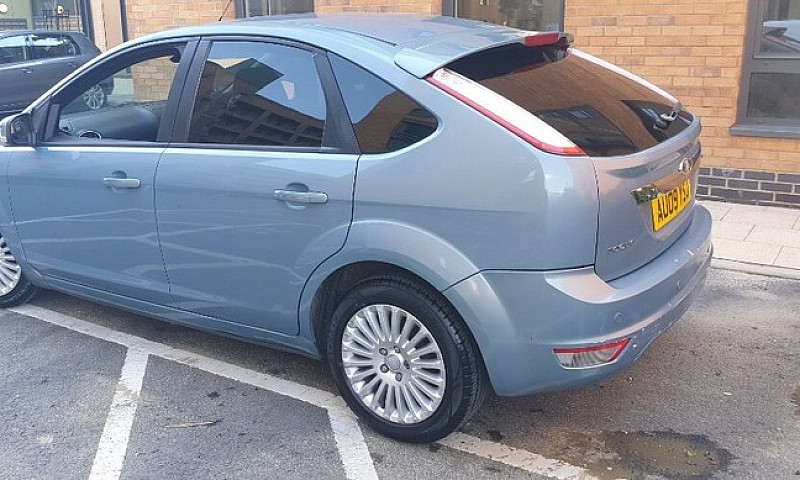 Ford Focus 1.6 Titan...