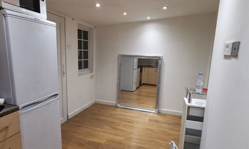 1 Bed Flat For Rent...