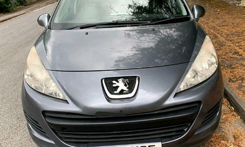 Peugeot 207 1.4 Petr...